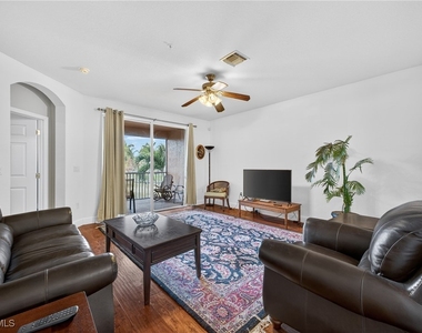 9601 Spanish Moss Way - Photo Thumbnail 8