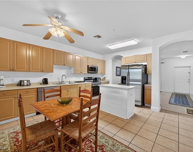 9601 Spanish Moss Way - Photo Thumbnail 6