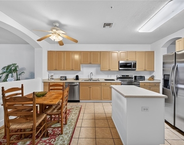 9601 Spanish Moss Way - Photo Thumbnail 5