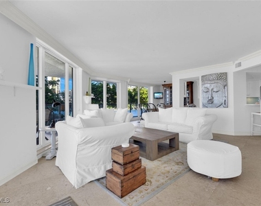 4901 Gulf Shore Boulevard N - Photo Thumbnail 2