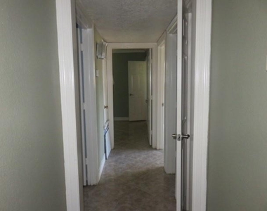 8811 Burford Lane - Photo Thumbnail 11