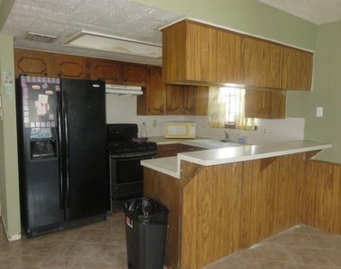 8811 Burford Lane - Photo Thumbnail 8