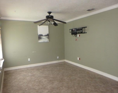8811 Burford Lane - Photo Thumbnail 6