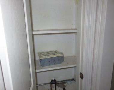 8811 Burford Lane - Photo Thumbnail 12