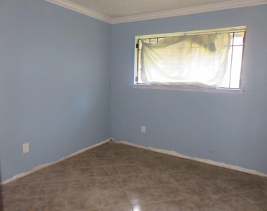 8811 Burford Lane - Photo Thumbnail 18