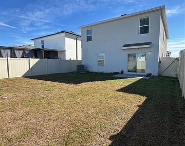 5703 Hollingworth Trail - Photo Thumbnail 8