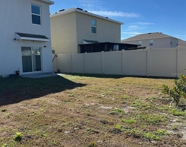 5703 Hollingworth Trail - Photo Thumbnail 7