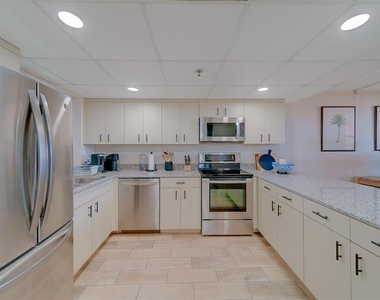 17900 Gulf Boulevard - Photo Thumbnail 13