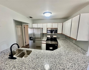 7903 Waterview Way - Photo Thumbnail 11