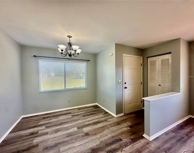7903 Waterview Way - Photo Thumbnail 7