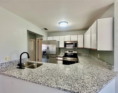 7903 Waterview Way - Photo Thumbnail 8