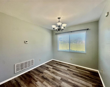 7903 Waterview Way - Photo Thumbnail 6