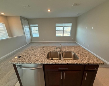 3124 Voyager Avenue - Photo Thumbnail 8