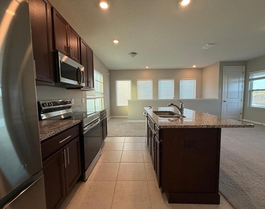 3124 Voyager Avenue - Photo Thumbnail 7