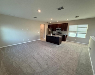 3124 Voyager Avenue - Photo Thumbnail 5