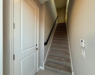3124 Voyager Avenue - Photo Thumbnail 1