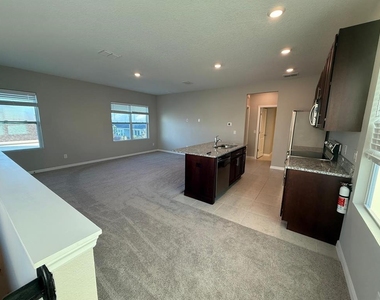 3124 Voyager Avenue - Photo Thumbnail 9