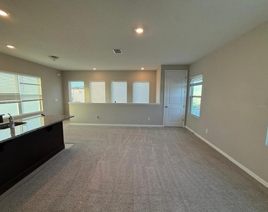 3124 Voyager Avenue - Photo Thumbnail 4