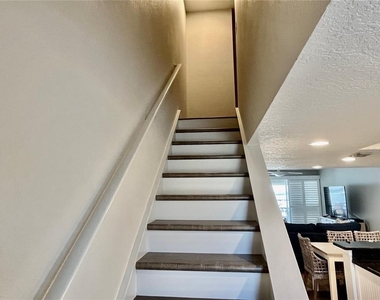 2100 N Peninsula Avenue - Photo Thumbnail 18