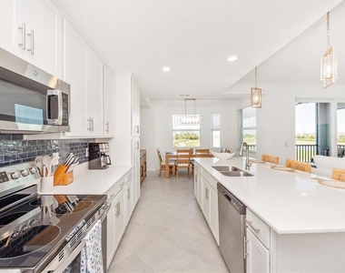 17625 Opal Sand Drive - Photo Thumbnail 9