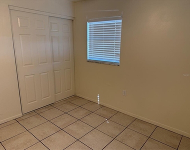 822 S Lone Oak Drive - Photo Thumbnail 8