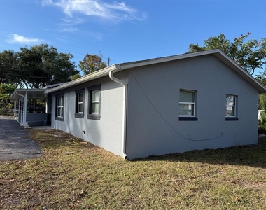 822 S Lone Oak Drive - Photo Thumbnail 1
