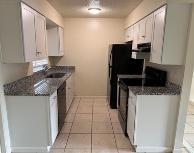 822 S Lone Oak Drive - Photo Thumbnail 13