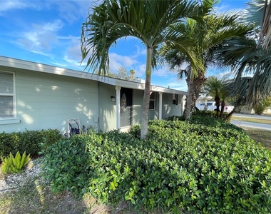 6405 White Sands Terrace - Photo Thumbnail 12