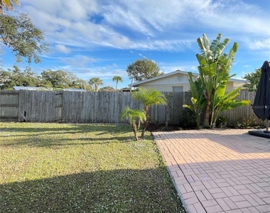 6405 White Sands Terrace - Photo Thumbnail 14