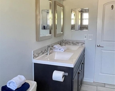 6405 White Sands Terrace - Photo Thumbnail 15