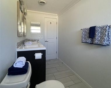 6405 White Sands Terrace - Photo Thumbnail 16
