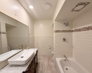 629 Clay Avenue - Photo Thumbnail 2