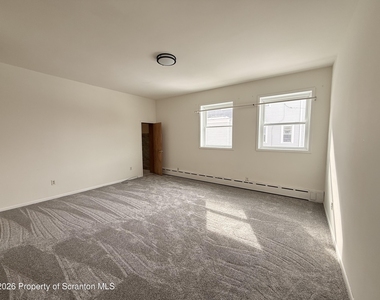 629 Clay Avenue - Photo Thumbnail 12