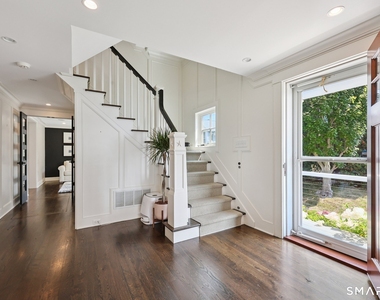 19 Middle Beach Road - Photo Thumbnail 8