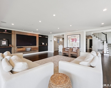 19 Middle Beach Road - Photo Thumbnail 6