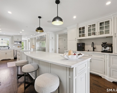 19 Middle Beach Road - Photo Thumbnail 4