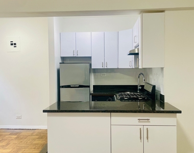20 Beekman Place, 5E - Photo Thumbnail 3