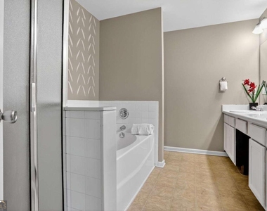 230 Valley Crossing - Photo Thumbnail 4