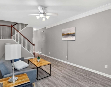230 Valley Crossing - Photo Thumbnail 5