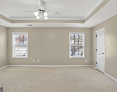 230 Valley Crossing - Photo Thumbnail 9
