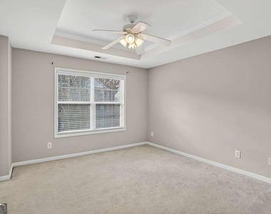 230 Valley Crossing - Photo Thumbnail 11
