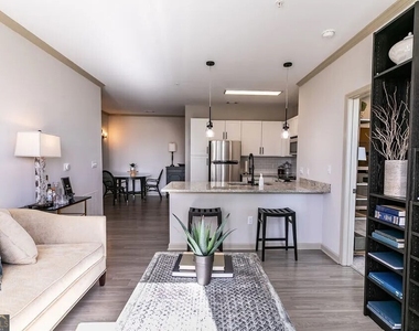 1000 Ashwood Parkway - Photo Thumbnail 6