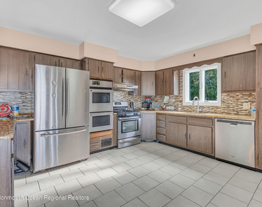 872 Red Oaks Drive - Photo Thumbnail 4