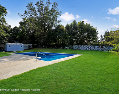 872 Red Oaks Drive - Photo Thumbnail 17