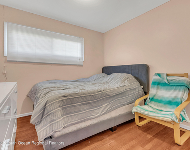 872 Red Oaks Drive - Photo Thumbnail 9