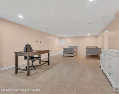 872 Red Oaks Drive - Photo Thumbnail 13
