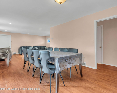 872 Red Oaks Drive - Photo Thumbnail 3