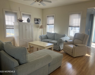 327 Woodland Avenue - Photo Thumbnail 13