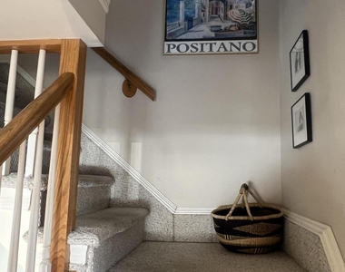 327 Woodland Avenue - Photo Thumbnail 17