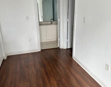 1008 Ne 39th Avenue - Photo Thumbnail 7